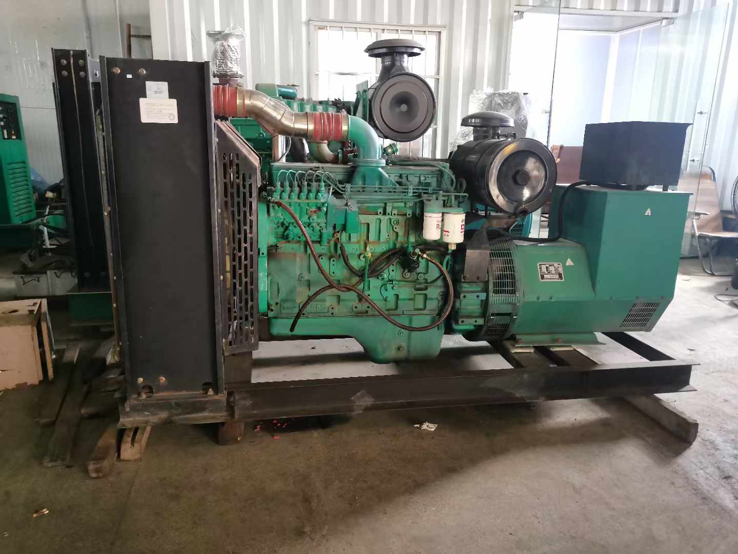 博乐发电机租赁如何确定电缆的承载电流是否在安全范围内？