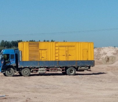 博乐发电机出租如何判断柴油发电机冷却液是否需要更换？