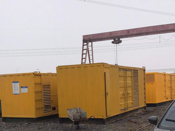 博乐100kw柴油发电机组每小时油耗？